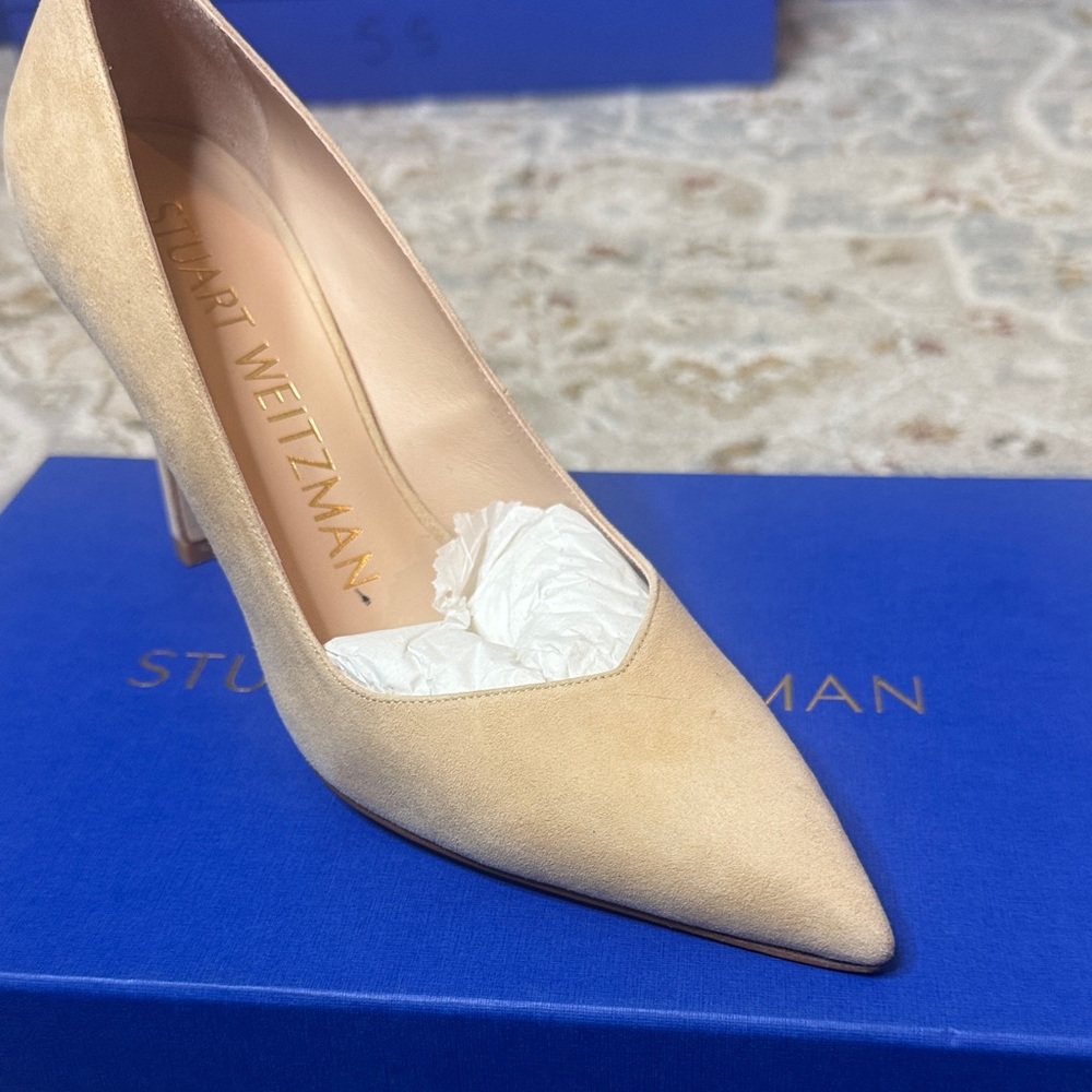 Stuart Weitzman Beige Suede Heels size 5 - Picture 4 of 8